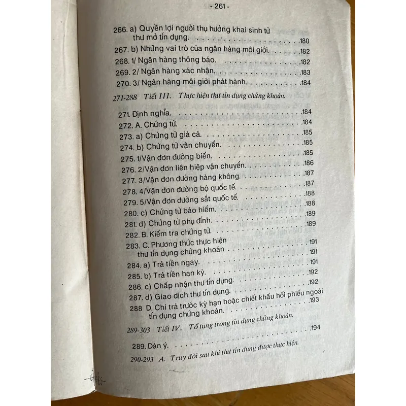 [luật - tài chính] Luật quốc tế về ngân hàng - Jean Pierre Mattout 707604