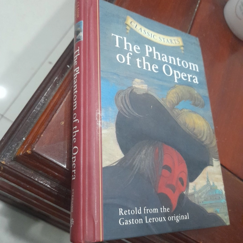 THE PHANTON OF THE OPERA (bản tiếng Anh: Bóng ma trong nhà hát) 464329