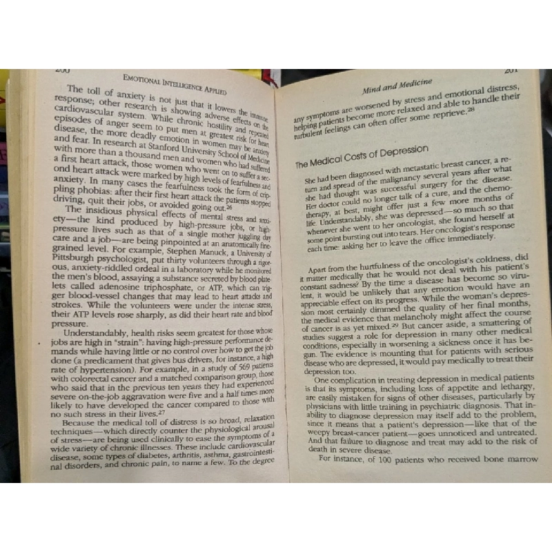 Emotional Intelligence - Daniel Goleman 1020877