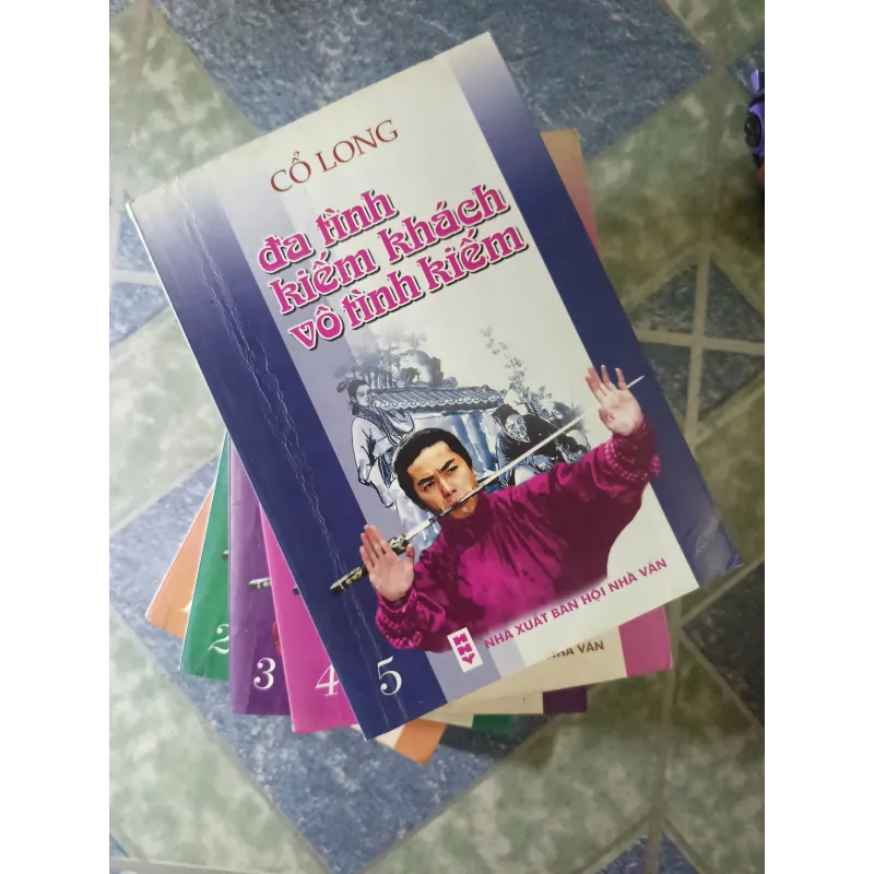 Đa tình kiếm khách vô tình kiếm - Cổ Long 776895