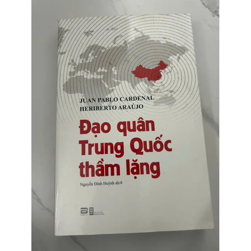 Đạo Quân Trung Quốc Thầm Lặng -Juan Pablo Cardenal & Heriberto Araújo 689240