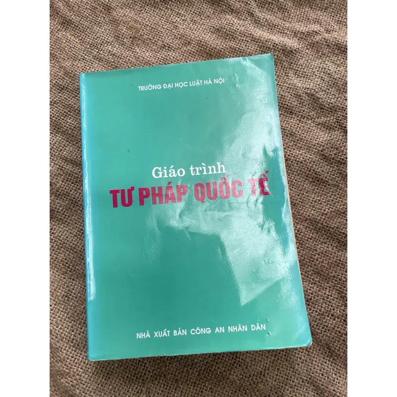 Giáo trình tư pháp quốc tế - 370 trang  937446