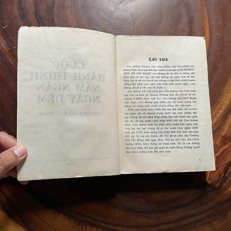 II Tựa sách: Cuộc Hành Trình Năm Ngàn Ngày Đêm (Đường Hồ Chí Minh) - Trường Sơn - 1992 446063