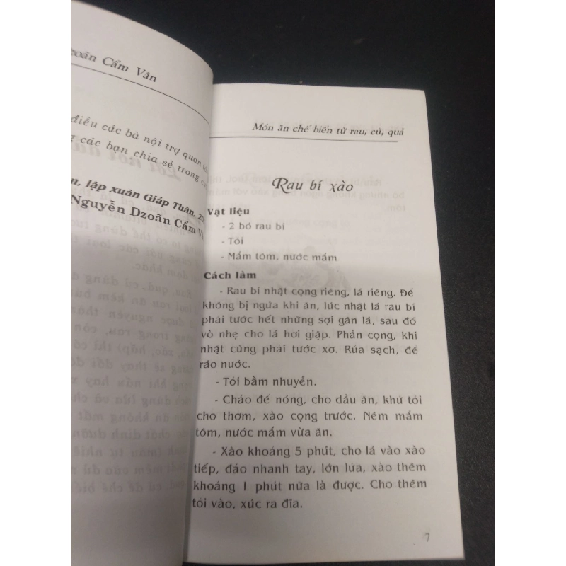Món ăn chế biến từ rau, củ, quả Nguyễn Dzoãn Cẩm Vân 2009 mới 80% ố nhẹ HCM1504 kỹ năng 914131