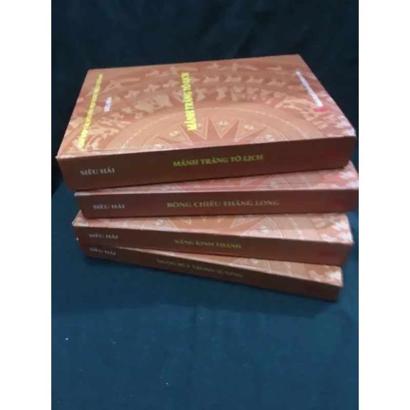 Bóng chiều Thăng Long, Mảnh trăng Tô Lịch, Ngọn bút tròn sương, nắng kinh thành 958122