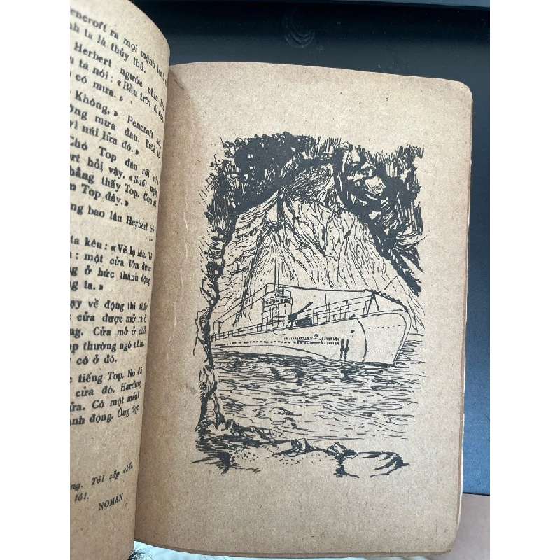 Bí ẩn trên đảo - Jules Verne 552121