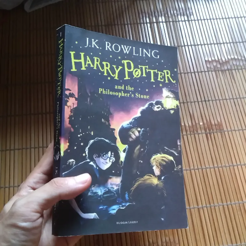 Harry Potter and the Philosopher's Stone 558945