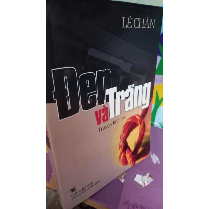 đen và trắng - truyện tình báo 1006909