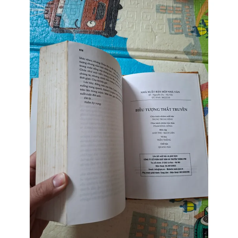 Biểu tượng thất truyền 973476