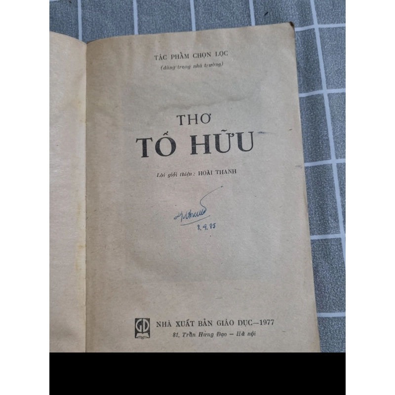 Thơ Tố Hữu _1976, sách đẹp 273168