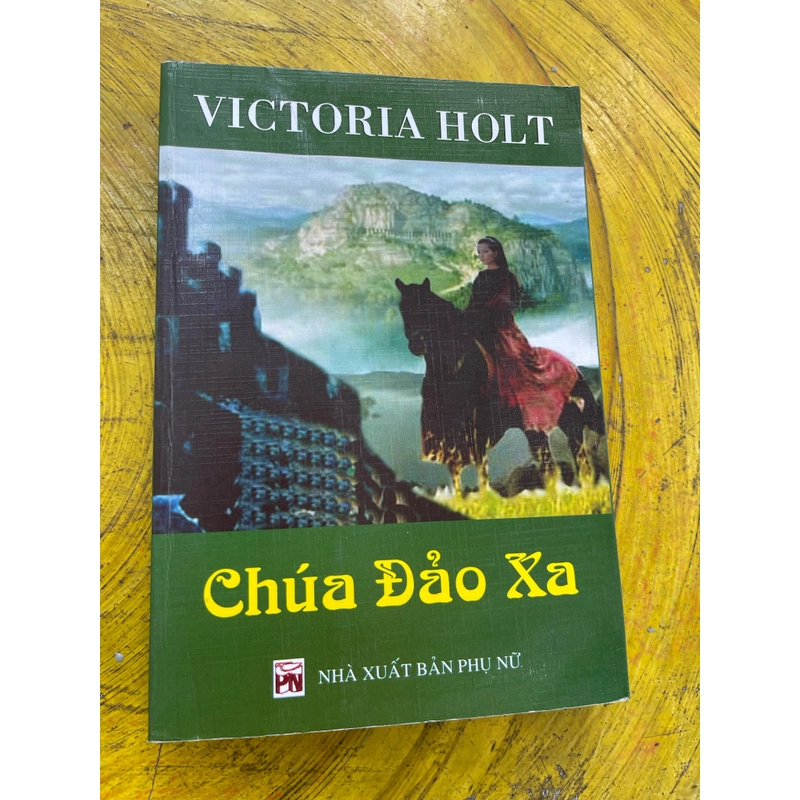 CHÚA ĐẢO XA- victoria holt 537573