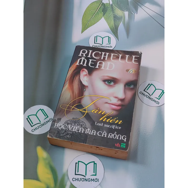 Học viện Ma Cà Rồng - Tập 6: Tận Hiến - Richelle Mead 688656