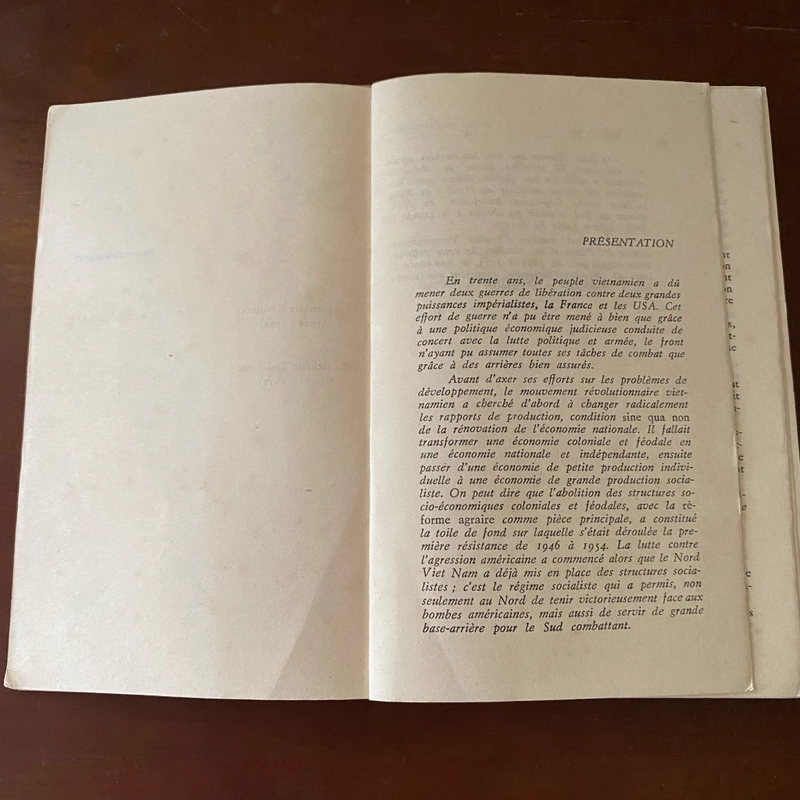 Etudes Vietnamiennes: Politique economique et Guerre de liberation nationale 473725