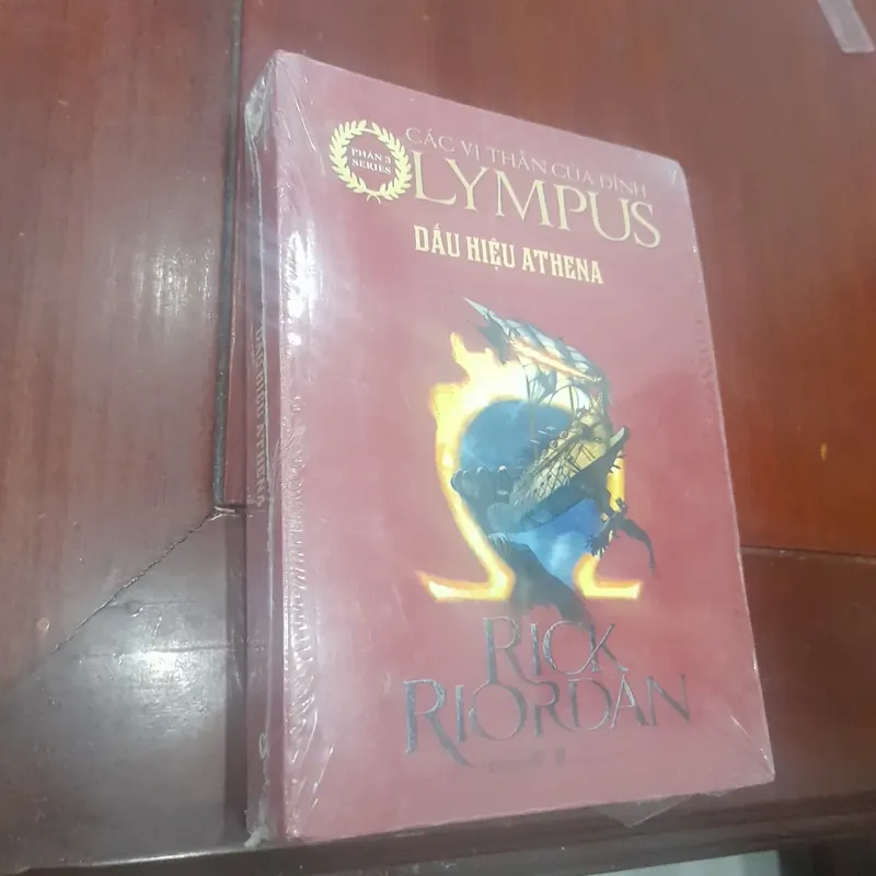 RICK RIORDAN - Các vị thần của đỉnh Olympus: DẤU HIỆU ATHENA 689054
