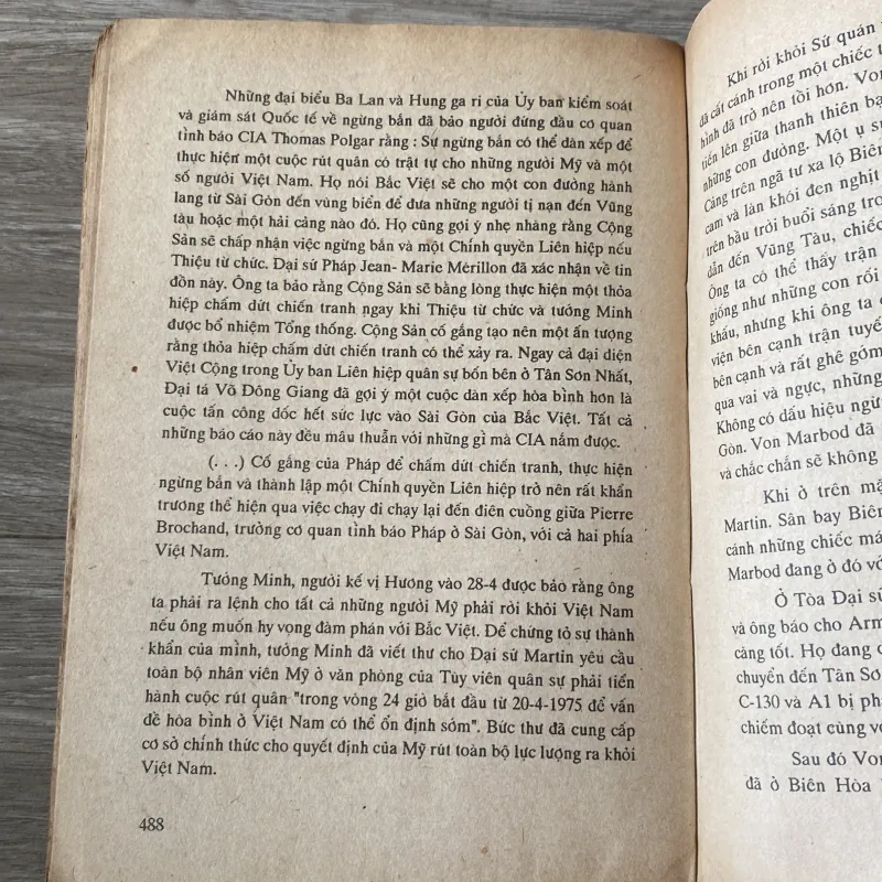 TỪ TÒA BẠCH ỐC ĐẾN DINH ĐỘC LẬP (XB 1990) 937323