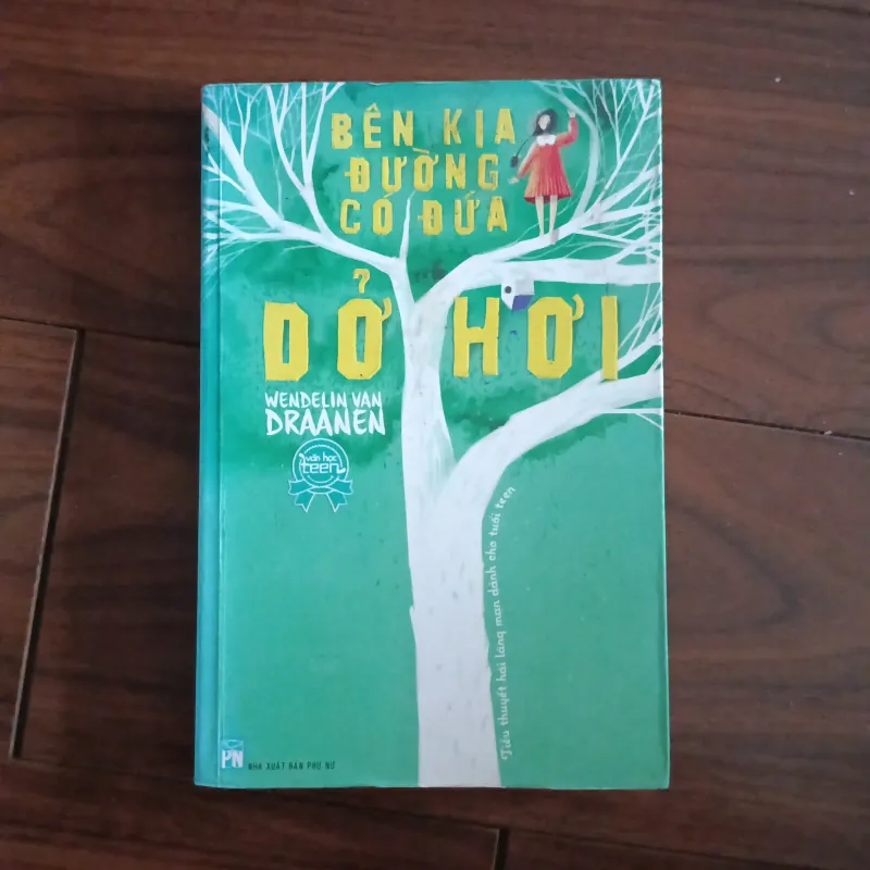 Bên kia đường có đứa dở hơi 761846