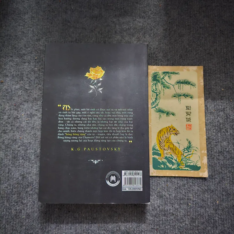 Bông hồng vàng và bình minh mưa - Paustovky 733068