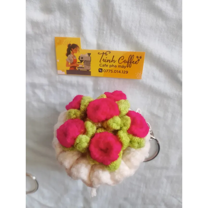 Móc khóa thủ công làm từ len sợi.  789699