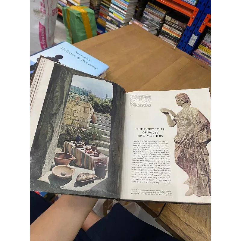 Classical Greece - C. M. Bowra 563516