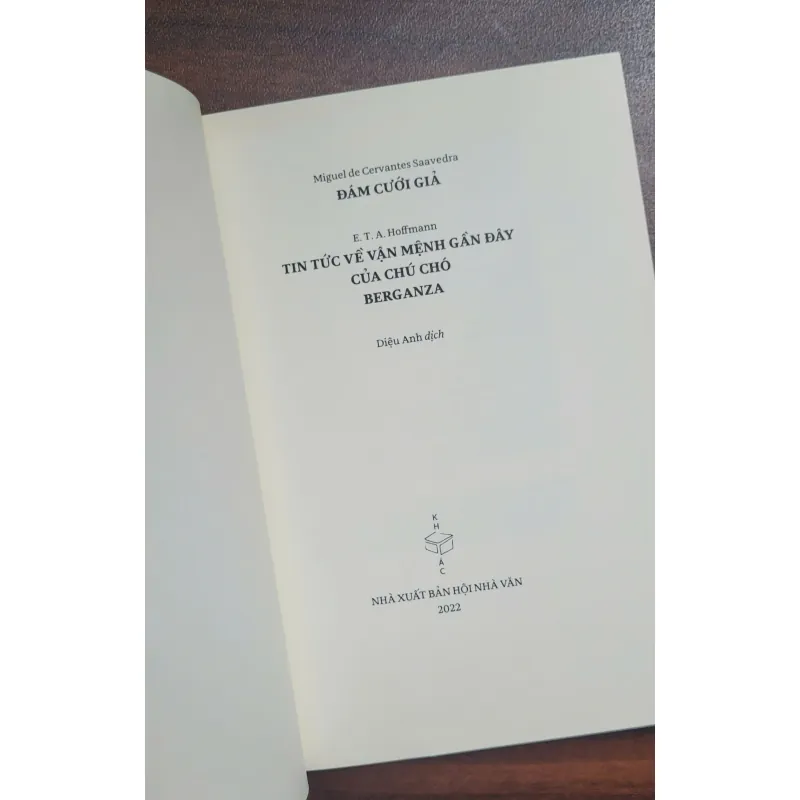 Truyện con chó Berganza - Cervantes, E. T. A. Hoffmann, Diệu Anh dịch 1019663