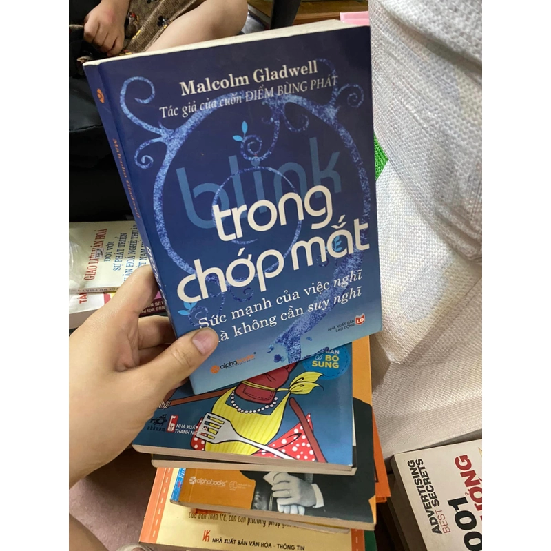 Sách Trong chớp mắt 312785