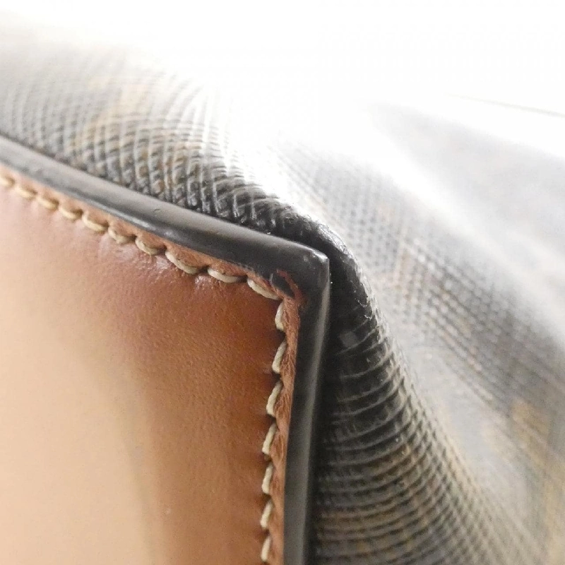 Túi đựng đồ vệ sinh LOCK của Celine 4M1862CZJ - Hàng hiệu chính hãng 770961