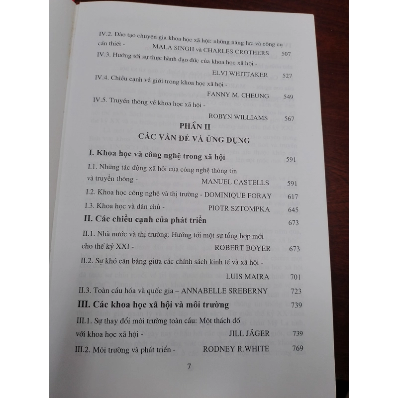 Khoa học xã hội trên thế giới - Chu Tiến Ánh và Vương Toàn dịch 479397