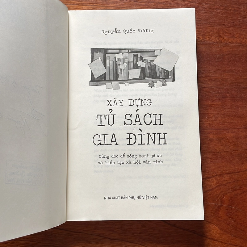 [Có Chữ Ký Tác Giả] - II Tựa sách: Xây Dựng Tủ Sách Gia Đình - Nguyễn Quốc Vương - 2022 517162