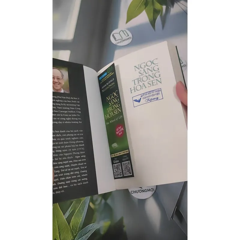 Ngọc Sáng Trong Hoa Sen - John Blofeld & Nguyên Phong 961212