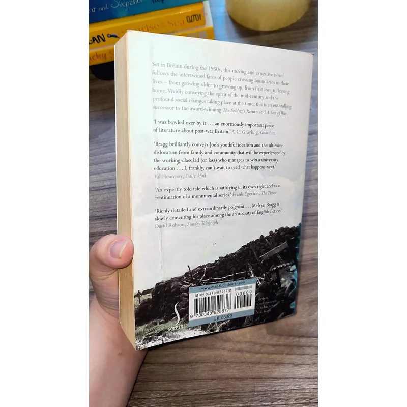 MELVYN BRAGG: CROSSING THE LINES (Preloved books) 722755