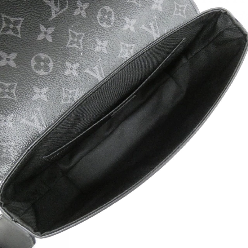 Túi đeo chéo Louis Vuitton Monogram Eclipse Scape Messenger M46794 610227