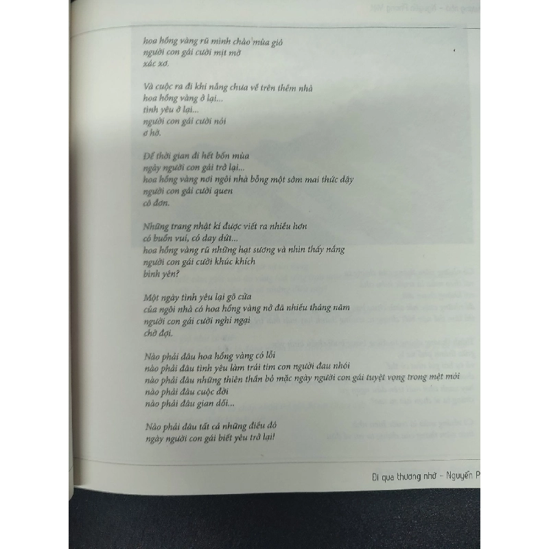 Đi qua thương nhớ - Có bao nhiêu người đã đi qua thương nhớ mà quên được nhau? mới 60% ố ẩm 2013 HCM1406 Nguyễn Việt Phong SÁCH VĂN HỌC 915455