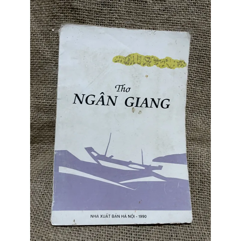 Thơ Ngân Giang  1009047