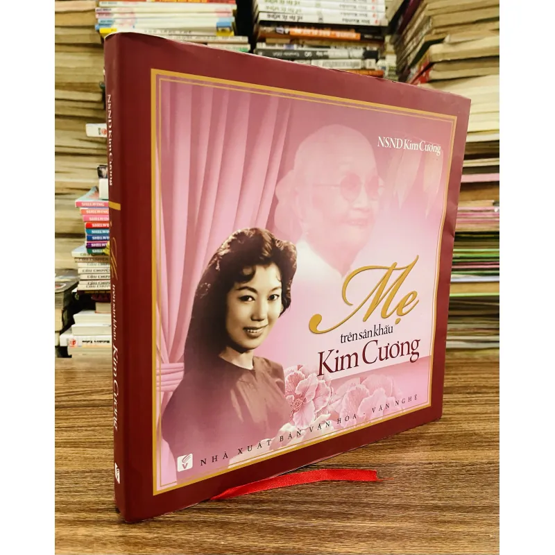  Mẹ trên sân khấu Kim Cương 1001010