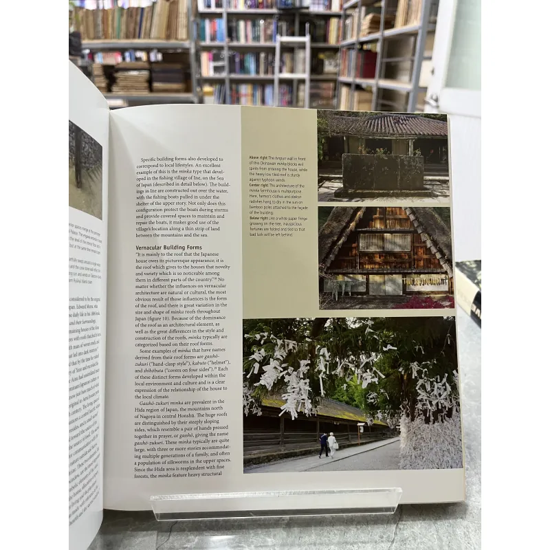 TRADITIONAL JAPANESE ARCHITECTURE - MIRA LOCHER 795501