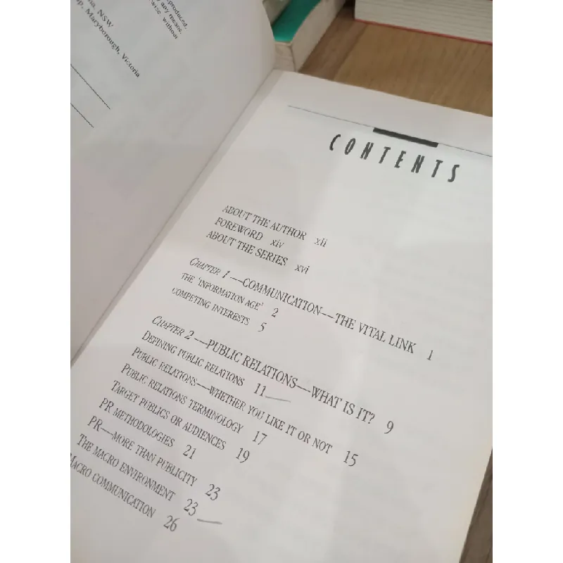 Public relations handbook for managers & executives - Jim Macnamara 698868