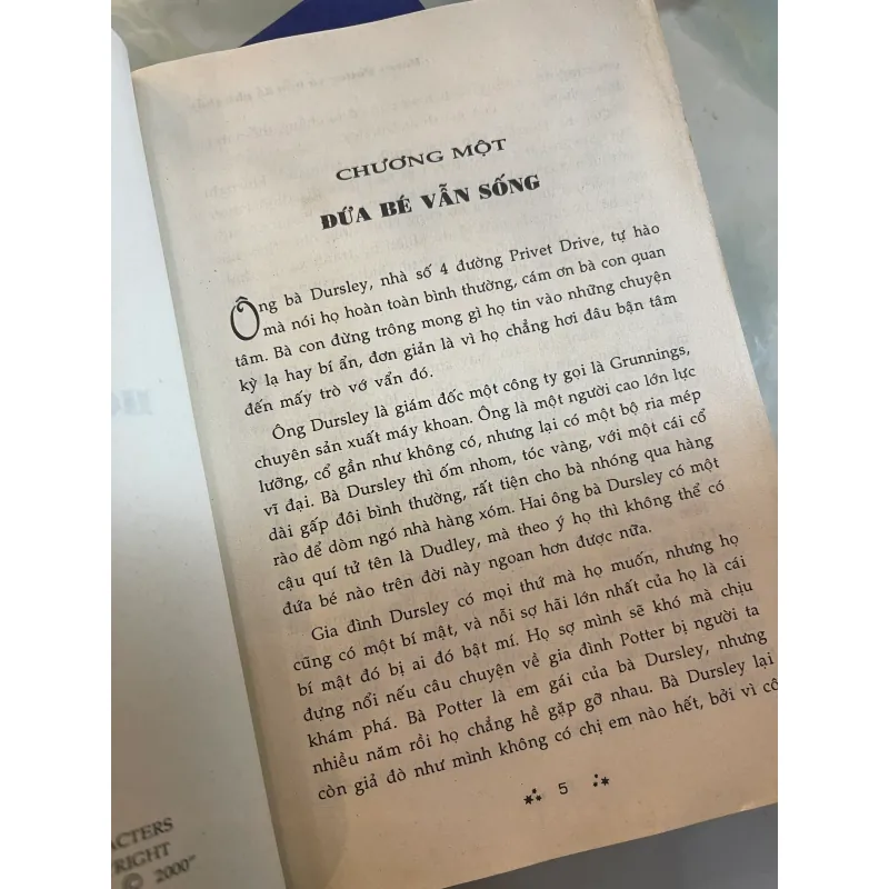 HARRY POTTER VÀ HÒN ĐÁ PHÙ THUỶ - J.K ROWLING  1004890