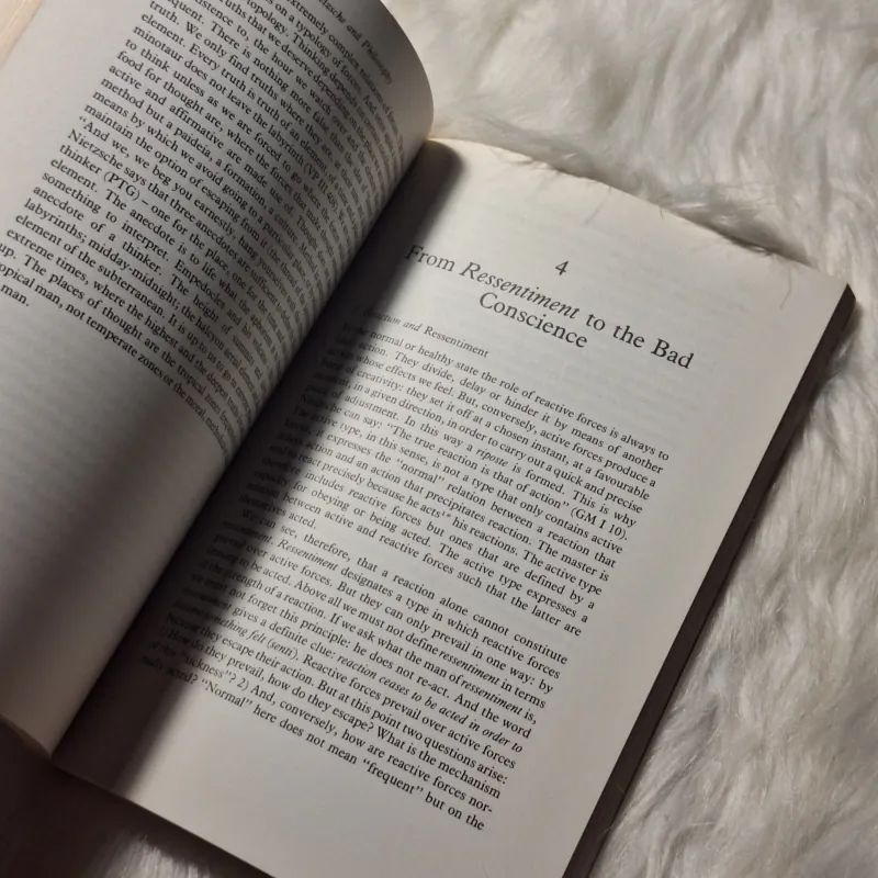 Gilles Deleuze - Nietzsche and Philosophy 957091