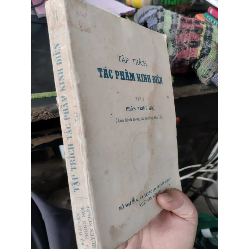 Tập trích tác phẩm kinh điển". 695651
