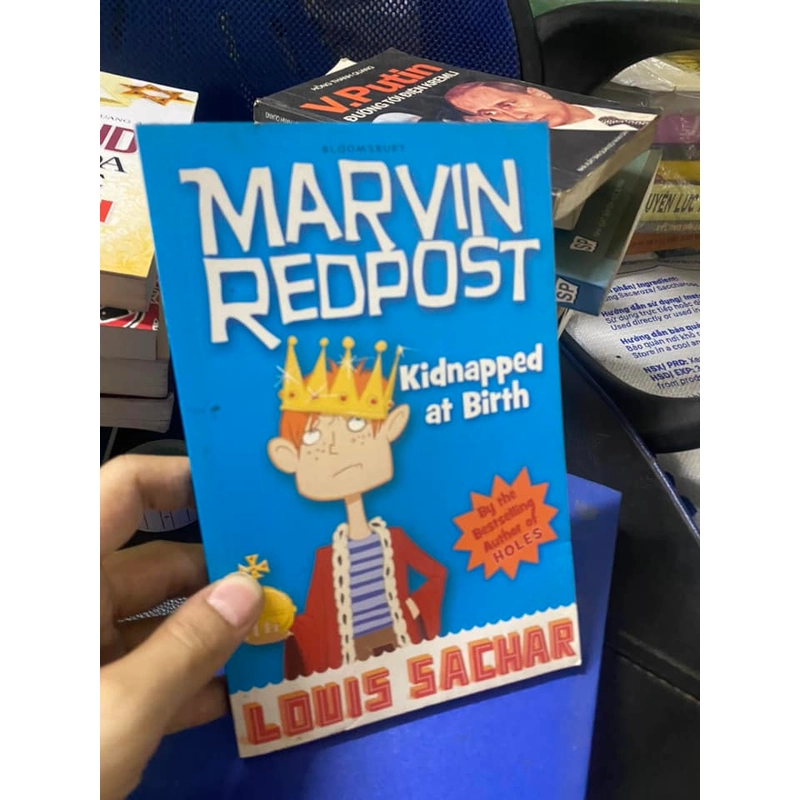 Sách Marvin Redpost: Kidnapped at birth? 307885