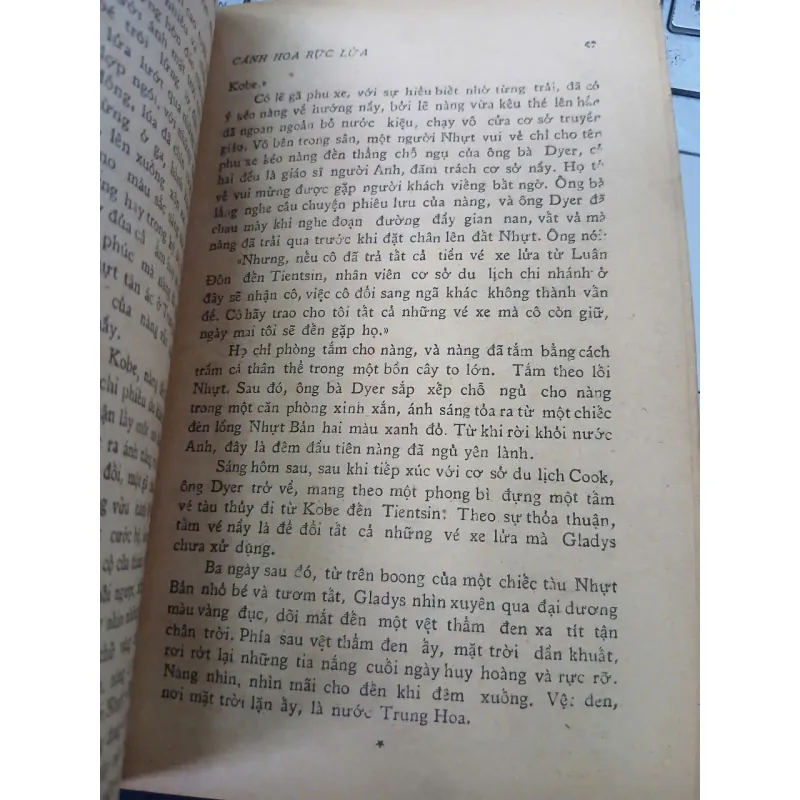 CÁNH HOA RỰC LỬA - ALAN BURGESS (Bản dịch của Nguyễn Nhược Nghiễm) 936589