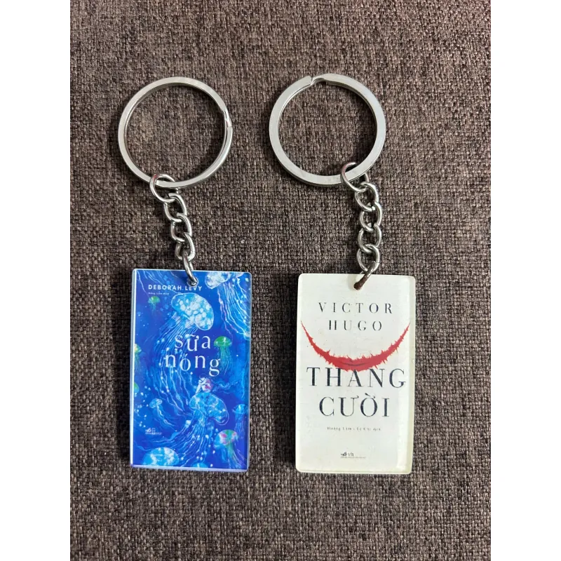 Móc khóa sách: Sữa nóng + Thằng cười 732398