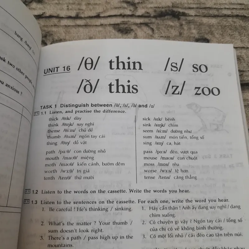 Sách luyện phát âm tiếng Anh. Sounds English. Chú giải Nguyễn Thành Yến 706170