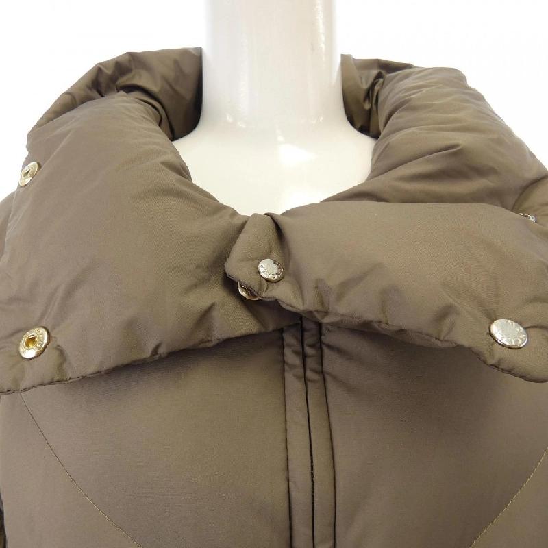 Áo khoác lông vũ MONCLER 639540