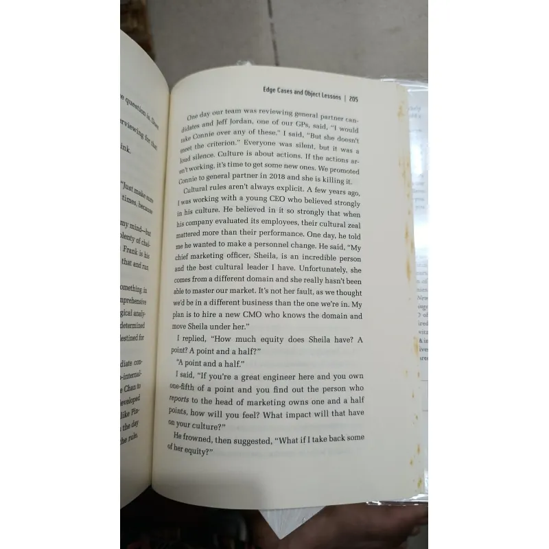 WHAT YOU DO IS WHO YOU ARE (NHỮNG GÌ BẠN LÀM CHÍNH LÀ CON NGƯỜI BẠN) - BEN HOROWITZ 738876