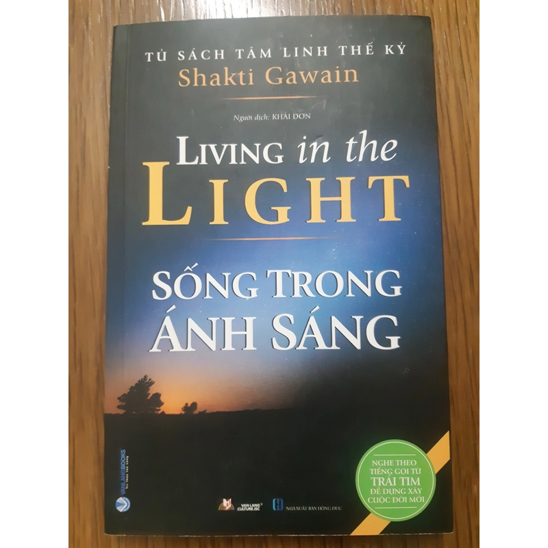 Sống trong ánh sáng 367478