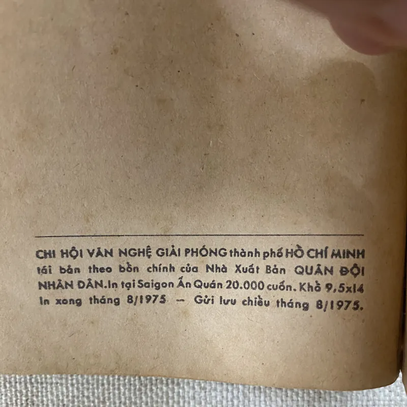 Tập truyện Anh hùng-Lê Chí Nguyện biên soạn  1026576