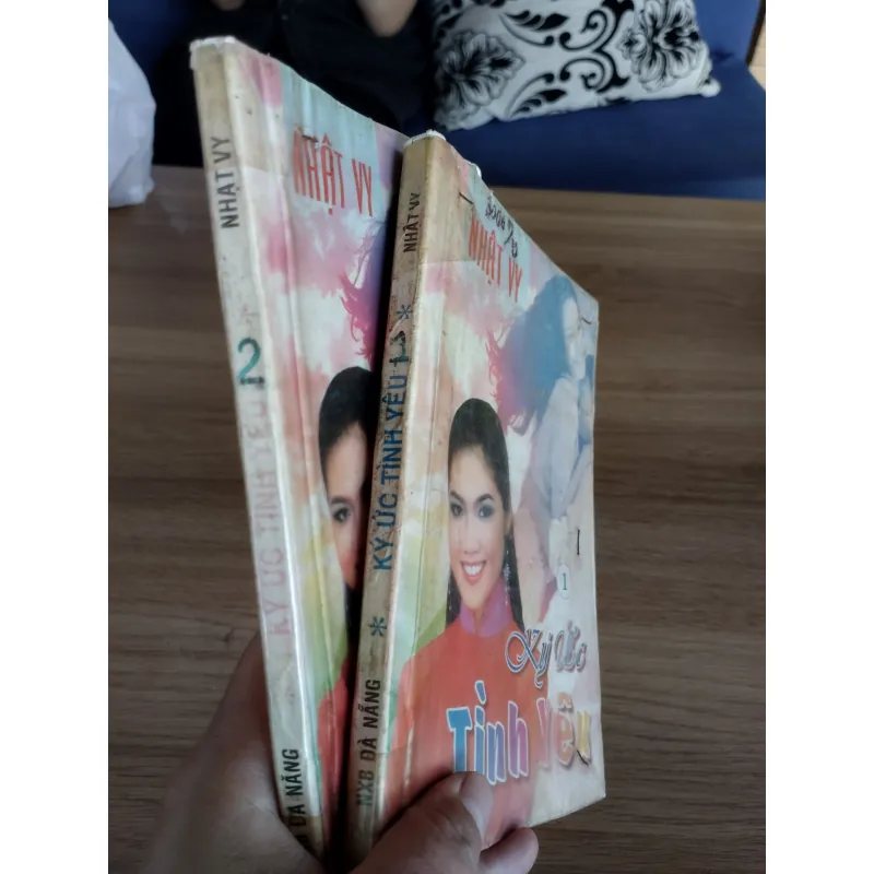 sách sưu tầm cũ có tựa đề "Nhật Vy - Ký ức tình yêu" 997134
