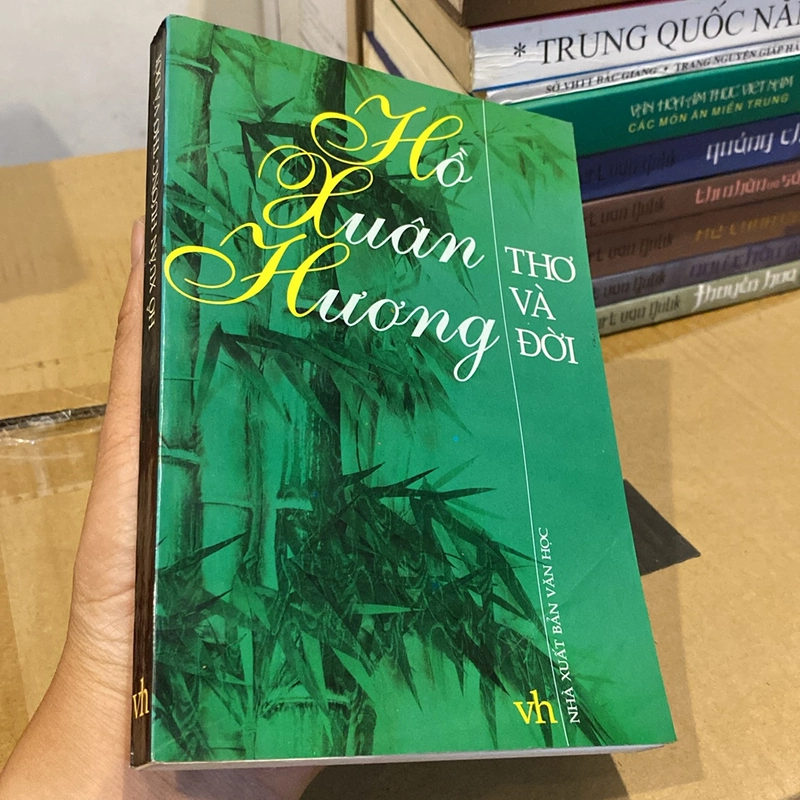 HỒ XUÂN HƯƠNG, THƠ VÀ ĐỜI (XB 2003) 521642