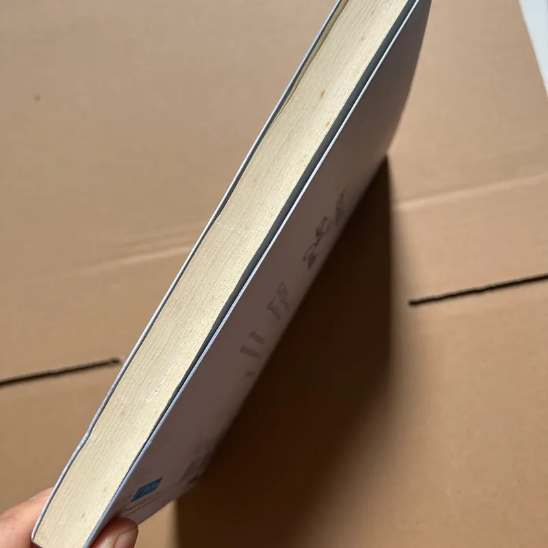 Hoa trôi trên sóng nước 603026